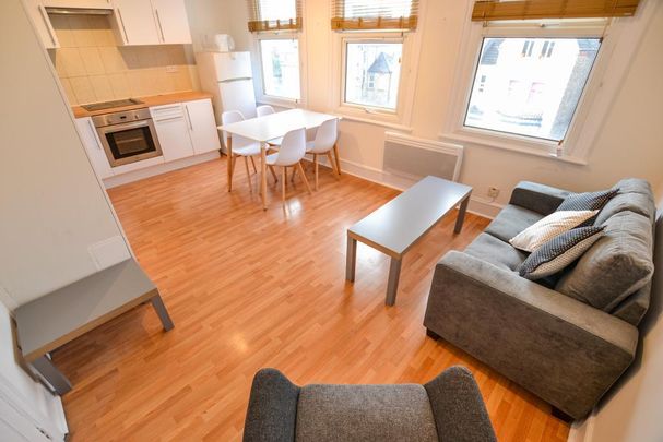 2 bedroom flat to rent - Photo 1