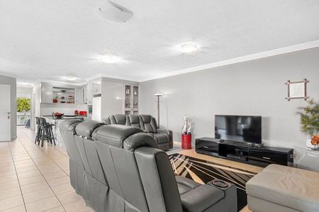 Rare/ available for Lease - Mira Mar, Scarborough - Photo 2