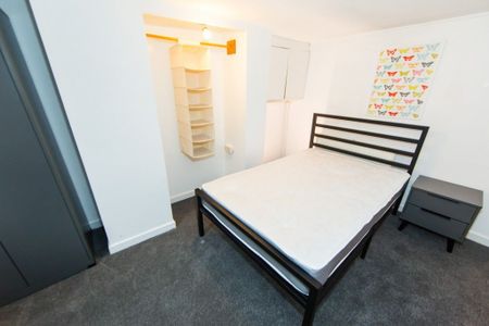 Wetherby Grove, Burley, Leeds - Photo 4