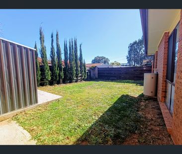 8/24 McKeahnie Street, Crestwood, NSW 2620 - Photo 6