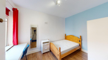 5 bedroom terraced house to rent - Photo 3