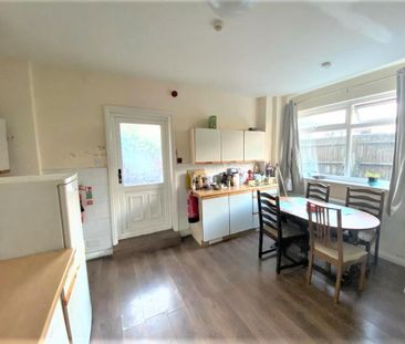 1 bedroom in a house share to rent - Photo 5
