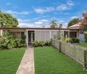 Charming Duplex Living in the Heart of South Townsville - Photo 3