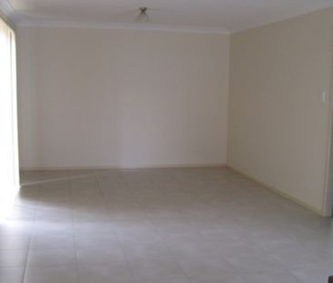 Very Well Presented Townhouse in Newtown! A must to inspect! - Photo 4