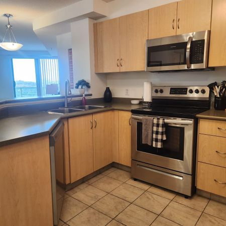 2319, 1121-6 Ave SW, Calgary, AB - Photo 2