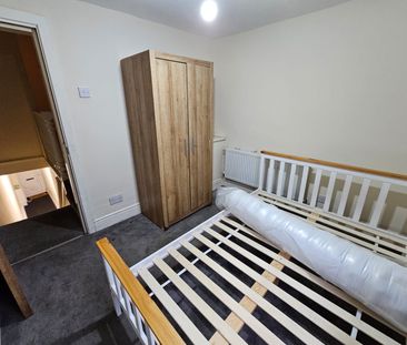 Room in a Shared House, Lawrence Road, L15 - Photo 5