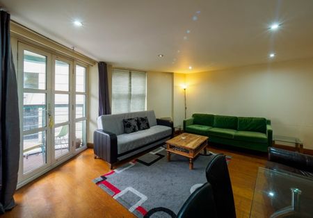 Bourne House - Photo 2