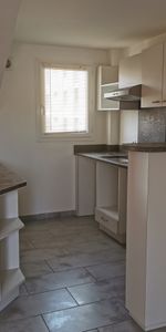 Location Appartement 2 pièces 53m² AIX EN PROVENCE 80ème - Photo 3