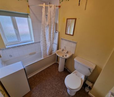 6 Bed Student Accommodation - Photo 5