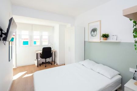 Carrer de lOrient, Valencia, Valencian Community 46004 - Photo 2