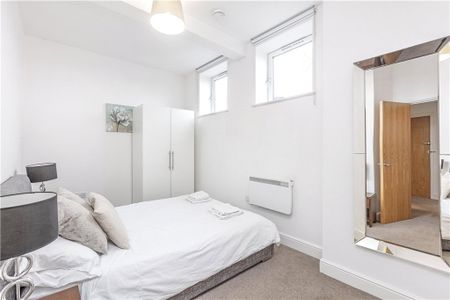 Warple Way, Acton, W3 0BD - Photo 4