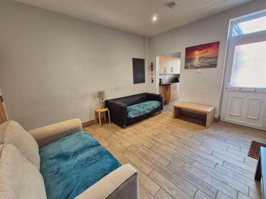 5 bedroom house share to rent - Photo 1