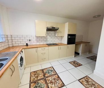 4 bedroom townhouse to rent - Photo 6