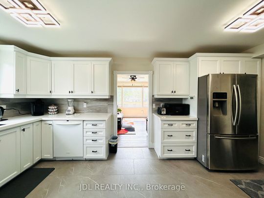 For Lease - 11 Red Robin Road, Georgina, Ontario - Photo 1