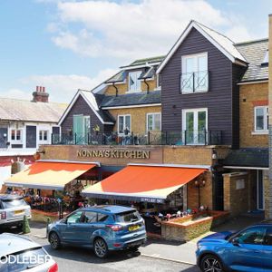 1 bedroom ground floor maisonette to rent - Photo 2