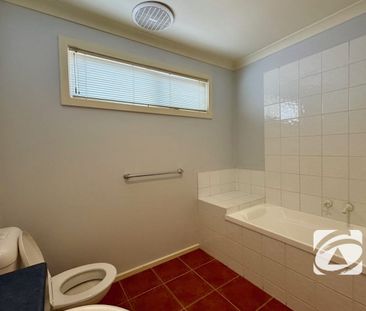 FRESHLY PAINTED THROUGHOUT UNIT IN GREAT LOCATION! - Photo 6