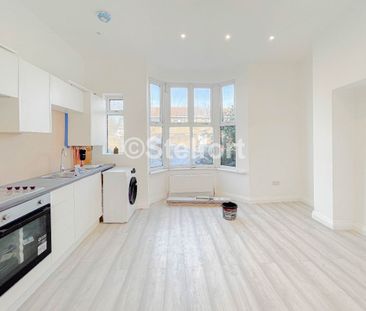 Howards Road, E13, London - Photo 2