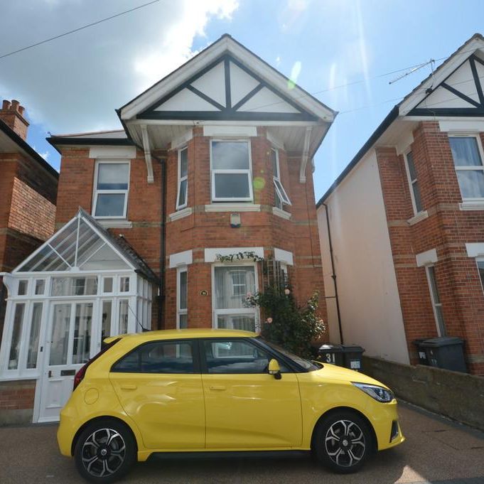 1 bedroom in a house share to rent - Photo 1