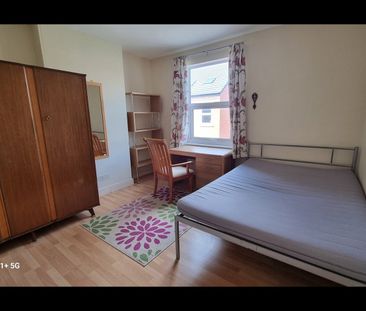 4 Bed Terraced House, City Road, NG7 - Photo 6