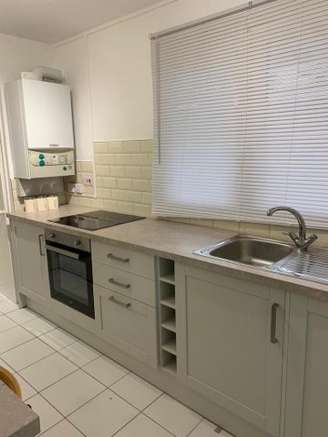 1 bedroom flat to rent - Photo 4