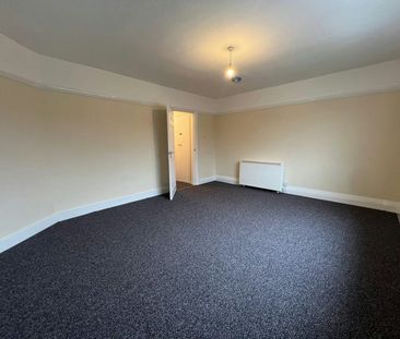 Flat to rent on - Photo 3
