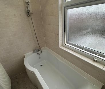 Studio Flat, Derwent Road West, L13 - Photo 1