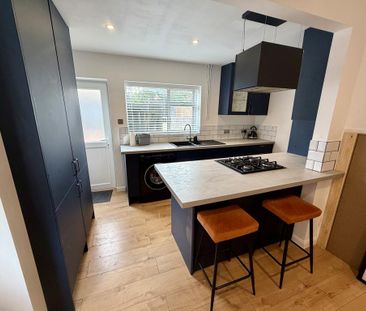 3 bedroom semi-detached house to rent - Photo 2