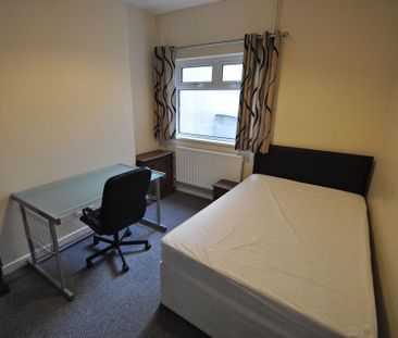 5 bedroom terraced house to rent - Photo 4