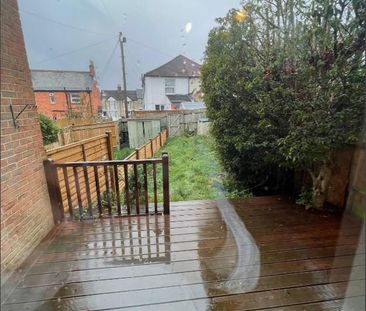 3 bedroom semi-detached house to rent - Photo 6