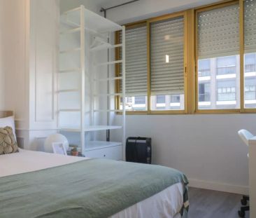 Room in a shared 5-bedroom apartment for rent in Pacífico, professionals only - Photo 3