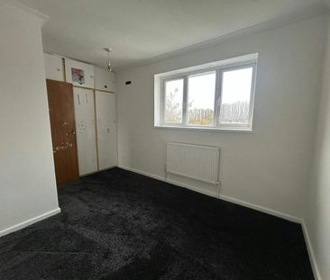 Semi-detached house to rent on - Photo 5