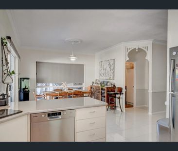 Comfortable Family Living in a Convenient Waterford Location! - Photo 2
