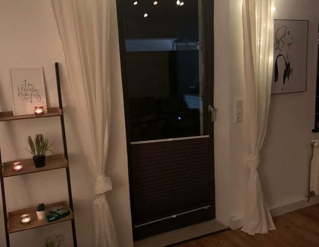 Moderne 3 Zimmer Wohnung im Bungalow Stil/Eigener Garten & Stellp - Photo 1