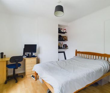 4 bedroom terraced house to rent - Photo 4