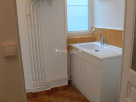 F2 - PLACE DES TAPIS 69004 LYON - Photo 4