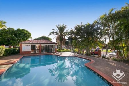 Spacious 3 bedroom house in great location - Photo 3