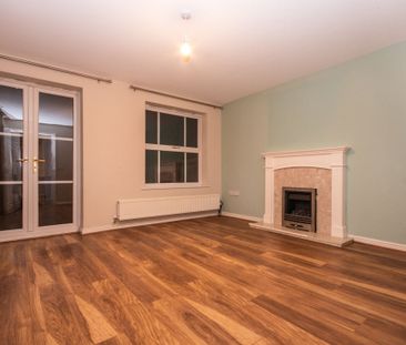 3 bedroom end of terrace house - Photo 2