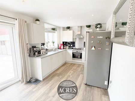 3 bedroom detached house to rent - Photo 2