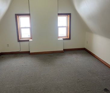 For Lease - 228 Kent Street Unit# 4, Kawartha Lakes, Ontario - Photo 1