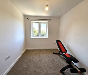 3 bedroom semi-detached house to rent - Photo 3