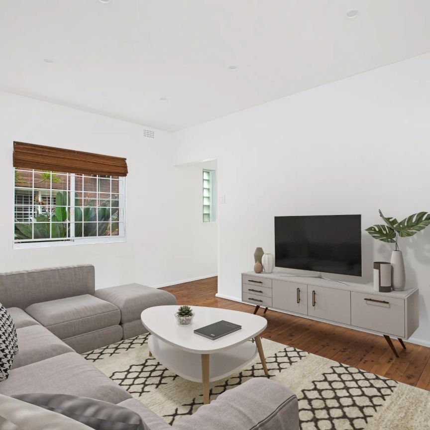 Refreshed Art Deco Apartment in Sought after Location - Photo 1