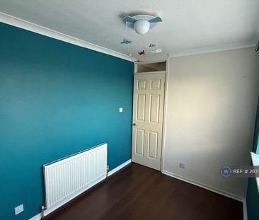 3 bedroom terraced house to rent - Photo 2