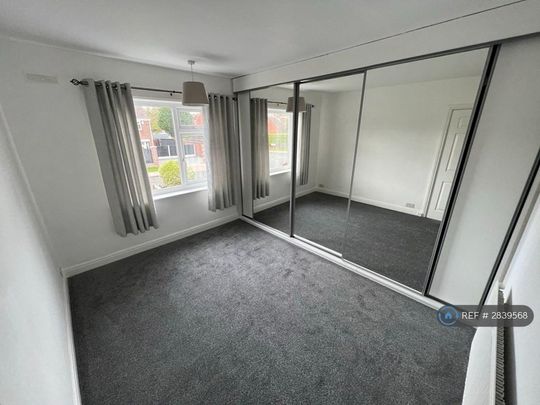 3 bedroom semi-detached house to rent - Photo 1