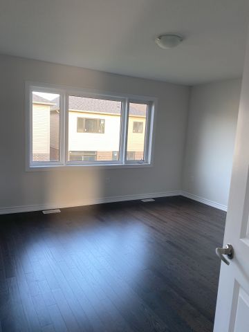 For Lease - 48 Prudhoe Terrace, Barrie, Ontario - Photo 3