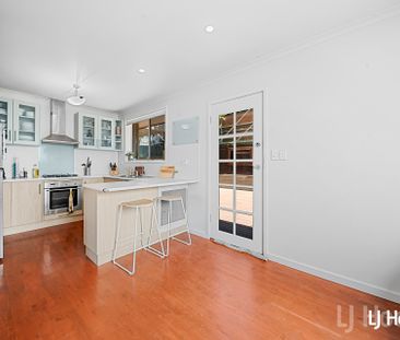 Spacious 4 Bedroom Family Home in a Prime Crestwood Location - Photo 3