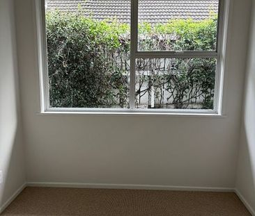 Modern rear 3 bed house – Newly Renovated! - Photo 5