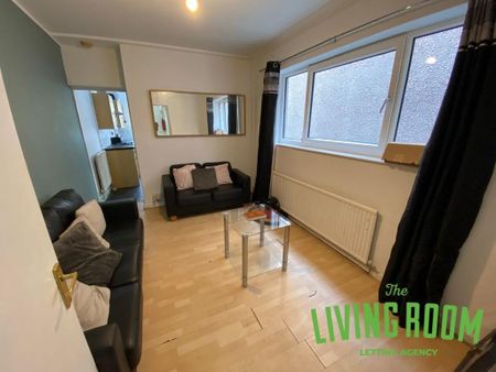 5 bedroom house to rent - Photo 2