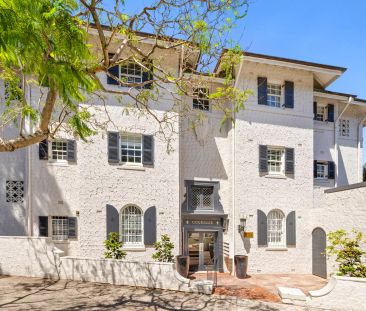 SPACIOUS 3 BEDROOM APARTMENT IN THE PRIME LOCATION - Photo 5