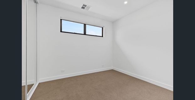 When only brand new will do - Photo 1