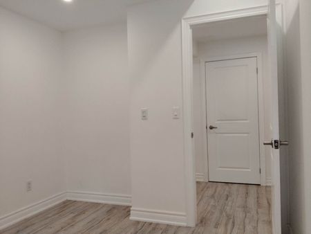 For Lease - 6 Longworth Avenue, Richmond Hill, Ontario - Photo 2
